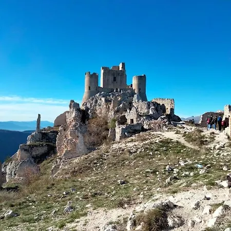 Le Ginestre Nocleg ze śniadaniem Castelli