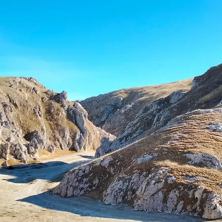 Le Ginestre Nocleg ze śniadaniem Castelli