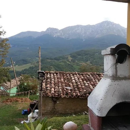 Alojamento de Acomodação e Pequeno-almoço Le Ginestre Castelli